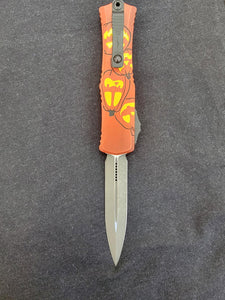 Microtech Hera II Mini Signature Series OTF Knife Black D/E Dagger M390 SS Blade/Alum. Jack-O-Lantern Theme Handle SKU 1702M-1HWJLS