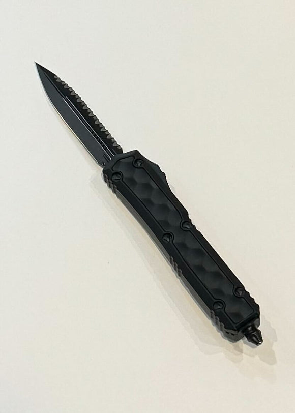 Microtech Makora OTF Auto Knife Bohler M390 SS Full Serr., Plain Blade/Black Alum. Handle SKU 206-3TBIS